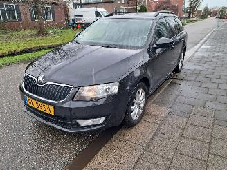 skadebil auto Skoda Octavia 1.2 tsi ambition 2015/6