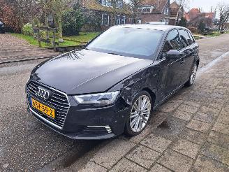 krockskadad bil auto Audi A3 1.4i SPORTBACK E-TRON S-LINE automaat 2017/7