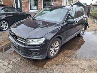 Vaurioauto  passenger cars Volkswagen Tiguan 1.4 TSI comfort line 2018/10