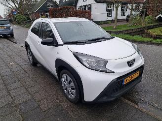 damaged passenger cars Toyota Aygo AYGO X 1.0vvti mt play 2022/11