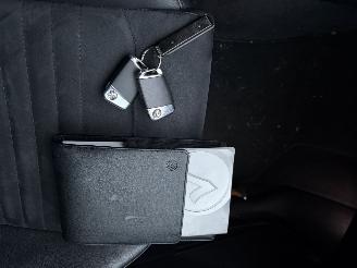 Volkswagen Passat 1.6 TDI Highline Airco NAVI Cruise PDC picture 18