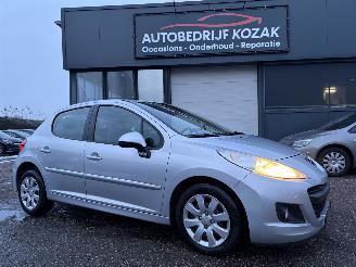 Damaged car Peugeot 207 1.4 HDI Blue Lease AIRCO 2014/1