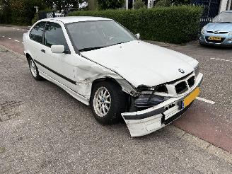 Uttjänta bilar auto BMW 3-serie 316i compact E36/5 2000/4