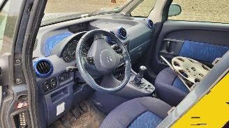 Peugeot 1007 1.6-16v gENTRY picture 5