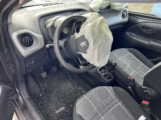 Peugeot 108 1.0-12V picture 5