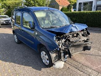 demontáž osobní automobily Renault Kangoo 1.6-16V 2009/5