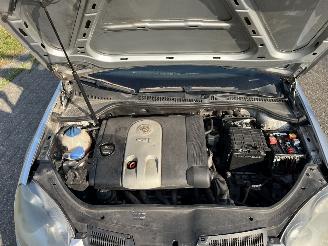 Volkswagen Golf 1.6 FSi picture 6