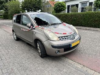 Coche siniestrado Nissan Evalia 1.6-16V 2006/11