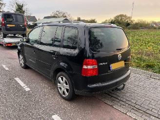 Volkswagen Touran 2.0 FSi picture 4