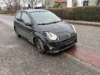 Vaurioauto  passenger cars Renault Twingo 1.2-16V 2012/1