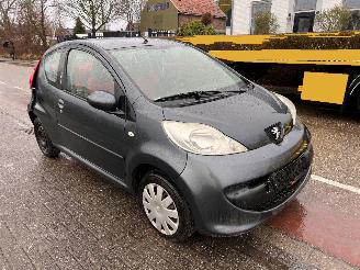 Vrakbiler auto Peugeot 107 1.0-12V 2007/12