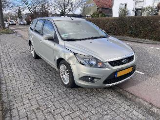Vrakbiler auto Ford Focus 1.8-16V 2009/10