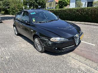 Démontage voiture Alfa Romeo 147 1.6+16V Twinspark 2009/1