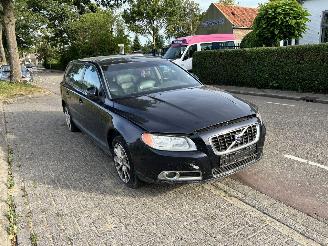 Vrakbiler auto Volvo V-70 2.0 D 16V 2009/5