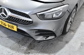 Mercedes B-klasse 180 AMG Line picture 11