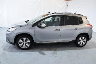 Peugeot 2008 1.2 Pure tech allure picture 4