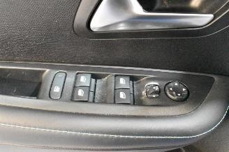 Peugeot 208 1.2 PT Allure Pack picture 26