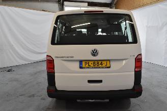 Volkswagen Transporter Kombi picture 6
