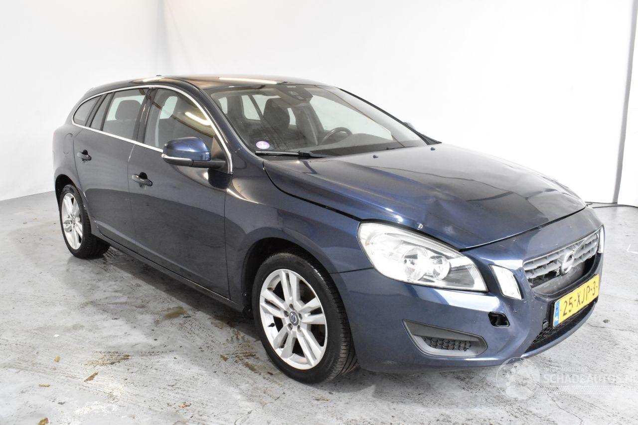 Volvo V-60 1.6 T3 Momentum