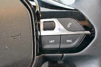 Peugeot 208 1.2 PureTech Active picture 25