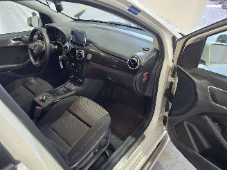 Mercedes B-klasse 220D Ambition picture 18