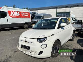 Uttjänta bilar auto Fiat 500E 500e (332), Hatchback, 2020 42 kWh 3+1 2022/5