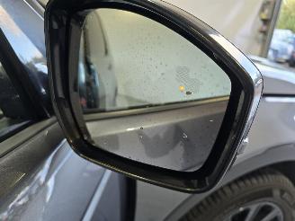 Land Rover Discovery Sport 2.0 TD4 HSE picture 17