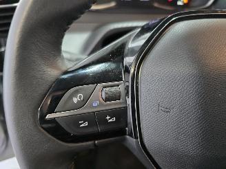 Peugeot 208 1.2 PureTech Active picture 28