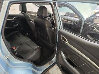 MG ZS EV Luxury 45 kWh picture 16