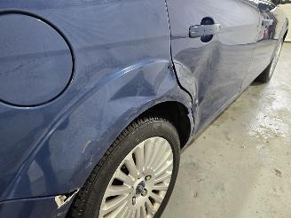 Ford Focus 1.8 Limited picture 9