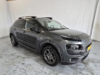 damaged passenger cars Citroën C4 cactus 1.2 PureTech Shine 2015/8