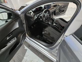 Peugeot 208 1.2 PureTech 75 Style picture 22