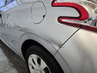 Peugeot 208 1.0 Pure Tech Like picture 10