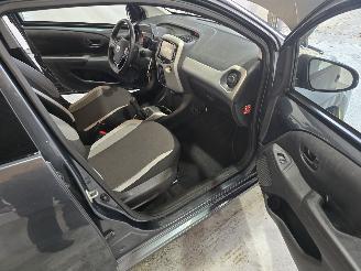 Toyota Aygo 1.0 VVT-i x-play picture 18