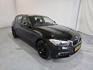 Unfallwagen BMW 1-serie 116i M Sport 2016/1