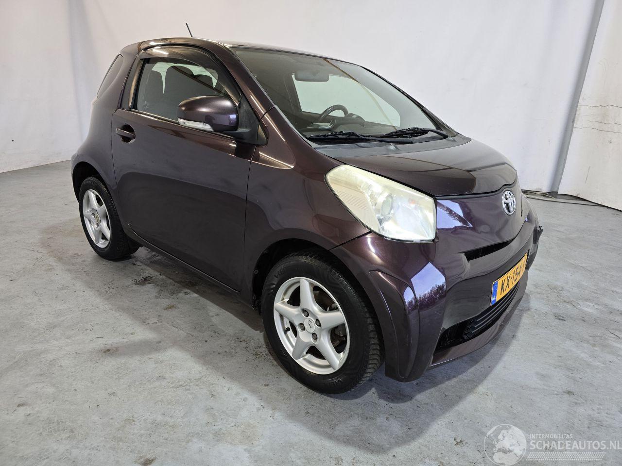 Toyota iQ 1.0 L