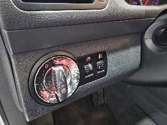 Volkswagen Touran 1.6-16V FSI Optive I picture 21