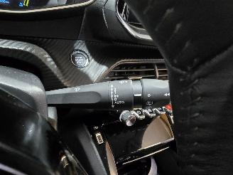 Peugeot e-2008 EV Allure Pack 50 kWh picture 28