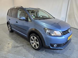 krockskadad bil auto Volkswagen Touran 1.4 TSI Cross 2011/10