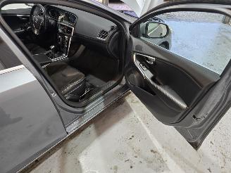 Volvo V-40 2.0 D2 R-Design Bns picture 17