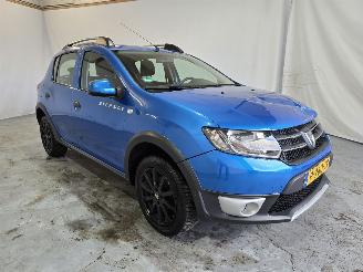 Damaged car Dacia Sandero 0.9 TCe Stepway Lauréate 2013/11