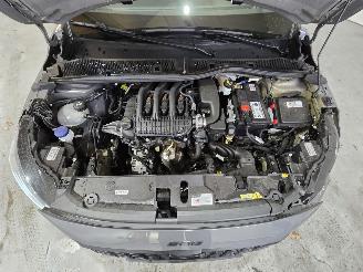 Peugeot 208 1.2 PT 75 Active picture 13