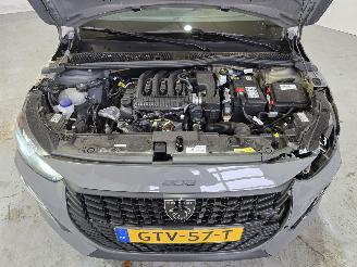 Peugeot 208 1.2 PT 75 Active picture 12