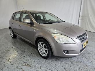  Kia Cee d 1.6 X-ecutive 2007/4