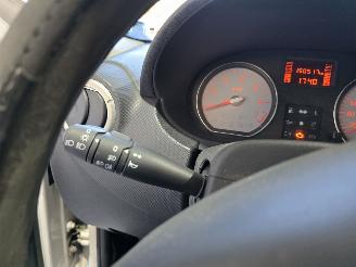 Dacia Logan 1.6 MPI Lauréate picture 24