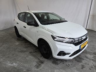 Damaged car Dacia Sandero 1.0 TCe 100 ECO-G Essential 2024/4