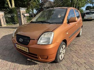 krockskadad bil auto Kia Picanto 1.0 2005/9