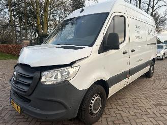 skadebil bedrijf Mercedes Sprinter 314 2.2 CDI L2H2 2019/1