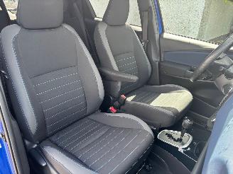 Toyota Yaris 1.5 hybrid clima/velgen picture 13