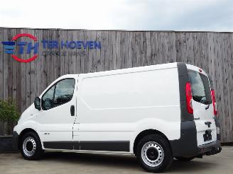 Renault Trafic 2.5 DCi L1H1 Klima 2-Persoons AHK 84KW Euro 4 picture 2